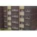 Bausatz Mehrfamilienhaus in Waschbetonoptik H0 rosa Balkone