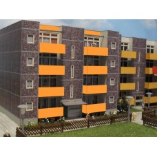 Bausatz Mehrfamilienhaus in Waschbetonoptik H0 orangene Balkone